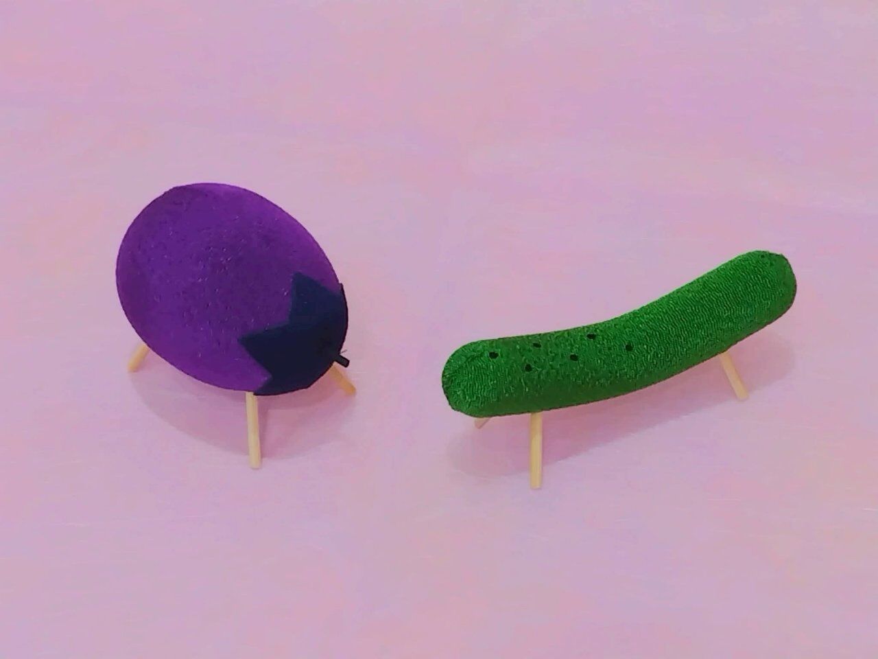 可愛らしい ちりめん製の牛馬セット