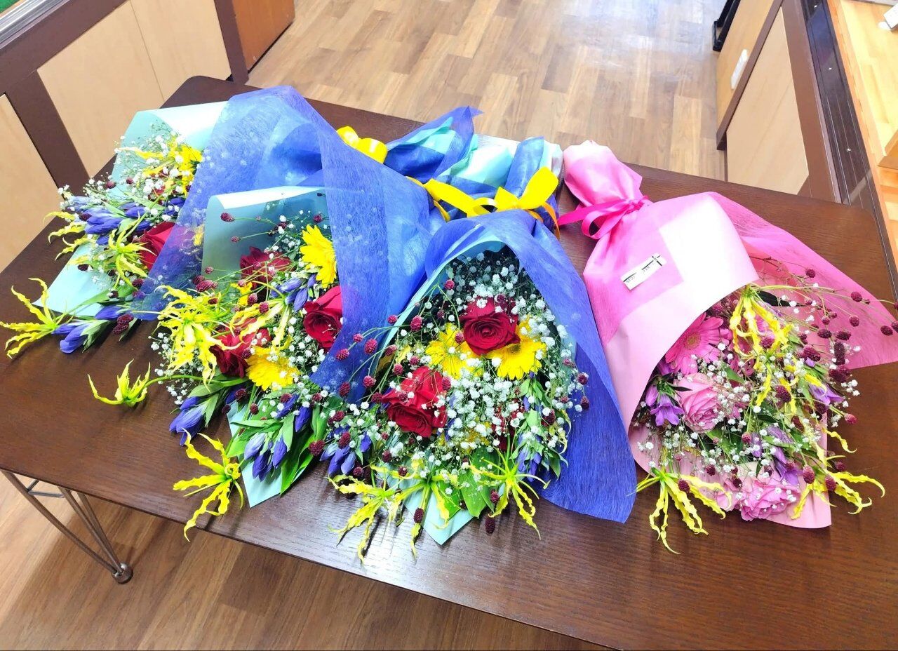 勇退された先輩方へ花束贈呈