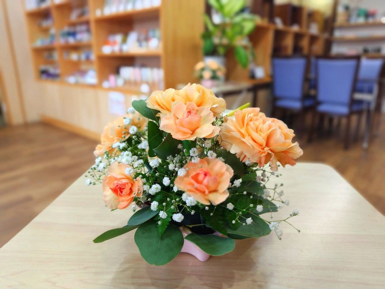 お店を彩ってくれます