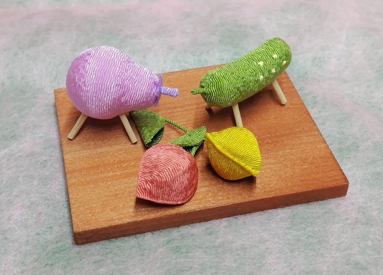 可愛いちりめん製の牛馬