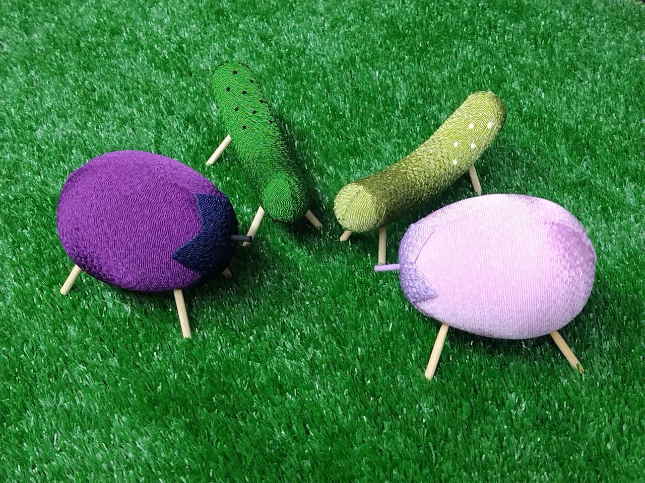 ちりめん製の牛馬セット